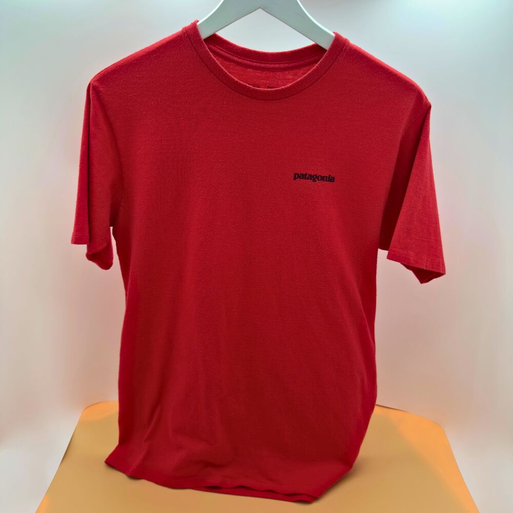 Patagonia Red Responsibili-Tee S – Classic Logo Graphic Shirt Regular Fit